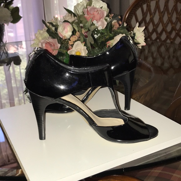 Franco Sarto Black  Patent Leather Sandals - Picture 5 of 8